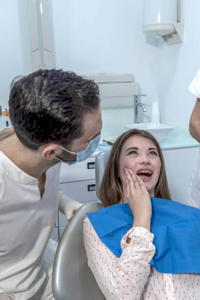Best Emergency Gum Treatment in Hlcrest, IL