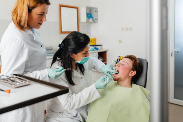 Best Emergency Treatment for Dental Infections or Abscesses in Hlcrest, IL